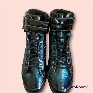 Cute stylish Chinese laundry athletic shoes size 10